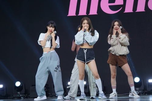 마마무, 미니 12집 '마이크 온'으로 컴백