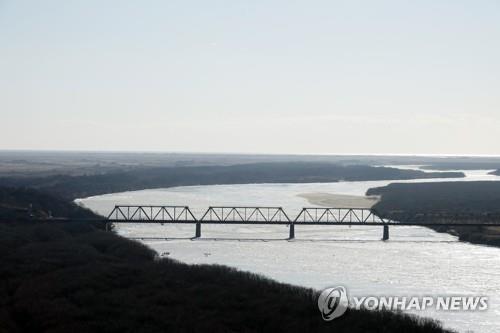 중국 땅에서 바라본 북-러 접경 다리