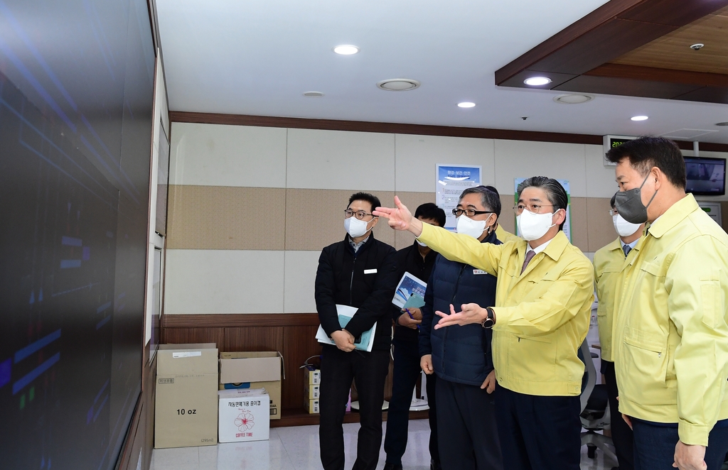 전력수급 상황 점검하는 정승일 한전 사장