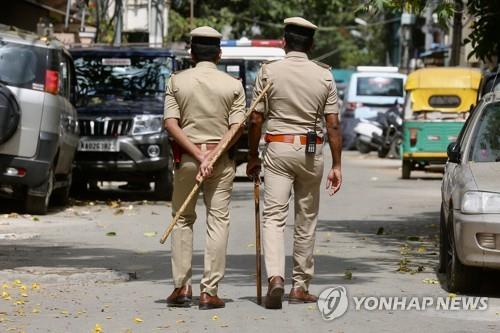 인도 지방 장관, 경찰 간부 총격에 사망…모디, 유족에 조의