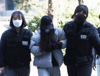 2살 아들 혼자 집에 사흘 방치해 숨지게 한 엄마 