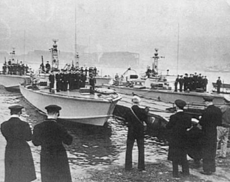 1952년 2월 해군의 어뢰정 명명식