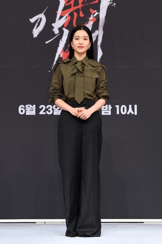 '악귀' 김태리 "빼곡했던 대본…한국적 오컬트라서 새로울 것"