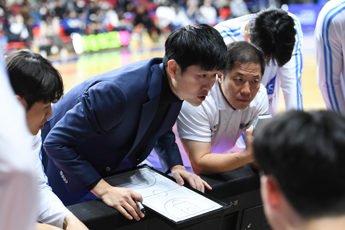 한국가스공사의 강혁 감독대행