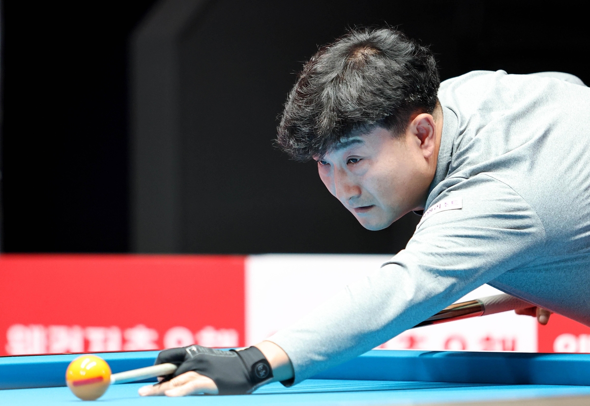 Lee Chung-bok, who ended his first professional season after struggling