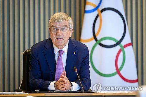 (로잔 EPA=연합뉴스) 토마스 바흐 국제올림픽위원회(IOC) 위원장이 19일(현지시간) 스위스 로잔에서 열린 IOC 집행위원회에서 발언하고 있다. 
