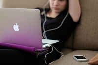 "인터넷 중독, 뇌 신경망에 작용…청소년 행동·발달 영향"