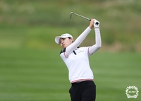 이가영, KLPGA 투어 롯데오픈 3R 선두…김수지 3타 차 추격