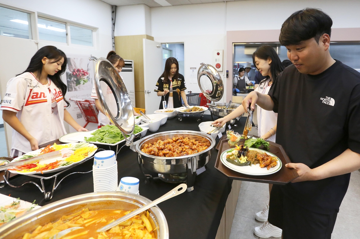 추신수가 SSG 관계자 150명을 위해 준비한 식사