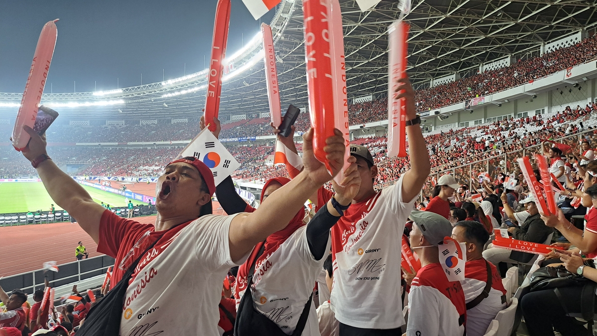 응원하는 인도네시아 축구팬