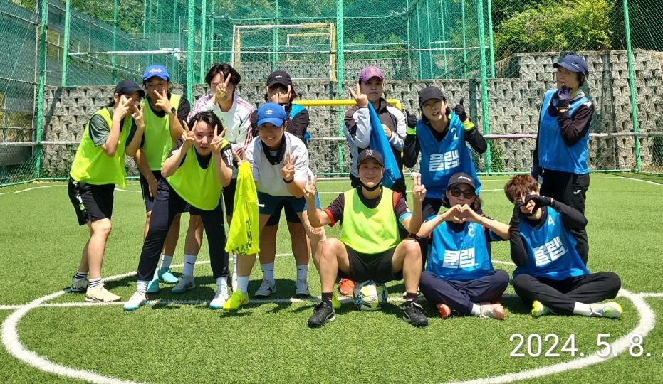 강북구 여성축구교실에 참가한 주민들