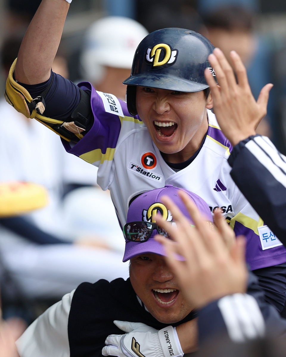 두산 더그아웃 분위기 살린 박석민 코치의 