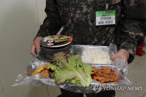 '제육볶음ㆍ상추쌈ㆍ동그랑땡ㆍ호박된장' …군 장병 점심 메뉴