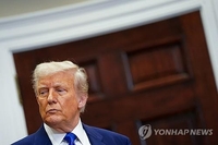 트럼프 "안 받으면 멍청"…4억불 항공기선물을 골프 'OK'에 비유