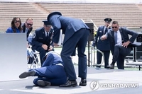 "바이든, 작년 6월 행사서 15년지기 조지 클루니도 못 알아봐"