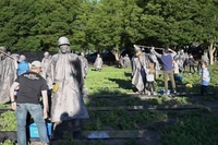 美국방, 美현충일 맞아 6·25 참전 기념공원 청소 동참