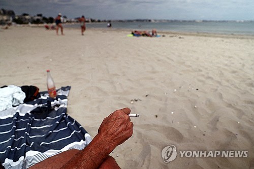 해변 흡연 금지에 佛해안도시들 "지역 사정 무시" 반발