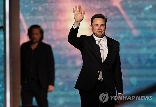 머스크의 스페이스X, 인공지능 계열사 xAI에 2조8천…
