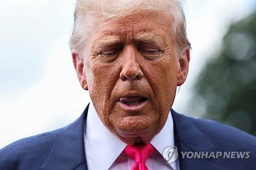 트럼프, 우크라에 무기공급 결정 다음날 "모스크바 겨냥…