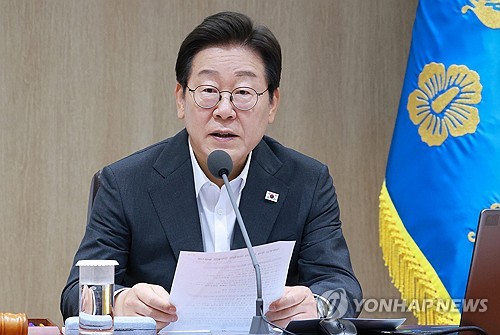 '국민중심 개헌' 큰 틀 제시한 李대통령…개헌 논의 속…
