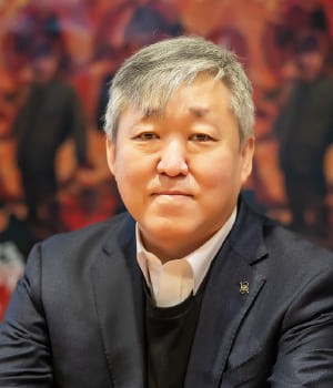 이우혁 "'퇴마록', 한번도 죽지 않은 IP…게임·예능…