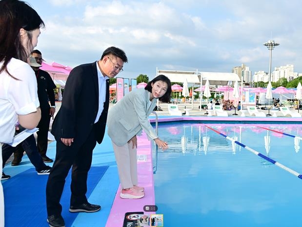 최호정 서울시의장, 한강수영장 안전점검…"사고예방 최선"