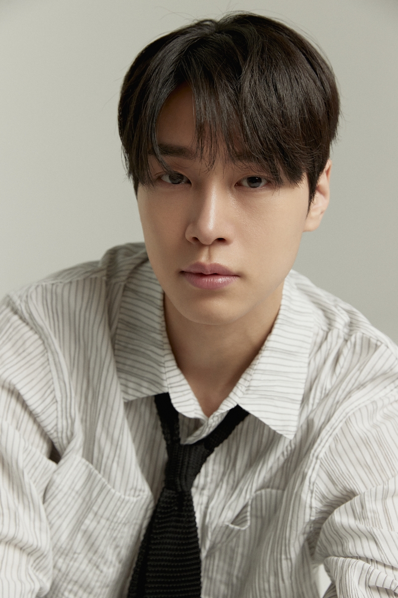 배우 강유석.