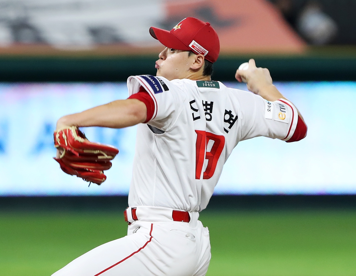 '20세이브' SSG 조병현 잘 맞은 타구 잡아주는 야수들 고마워