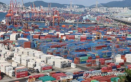 '트럼프 관세'에도 7월 수출 5.9%↑…반도체·차·선…