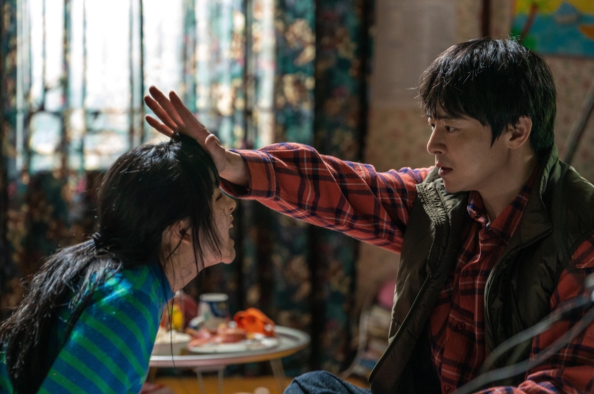 [주말극장가] '좀비딸' 본격 흥행몰이…예매율 선두