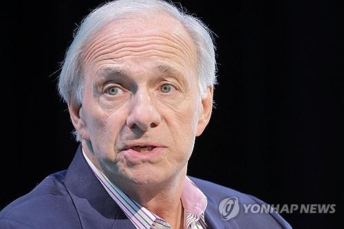'헤지펀드 대부' 달리오, 브리지워터 잔여 지분 모두 …