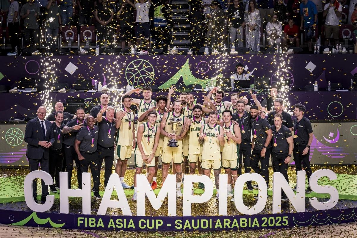 한국에 대패 안겼던 호주, FIBA 아시아컵 3회 연속 우승