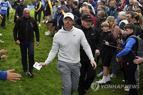 '광속플레이' 매킬로이, DP월드투어서 슬로플레이로 경고받아