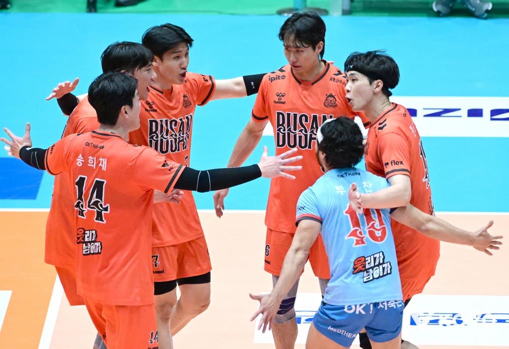 프로배구 OK저축은행, 컵대회서 KB손보에 3-0 완승