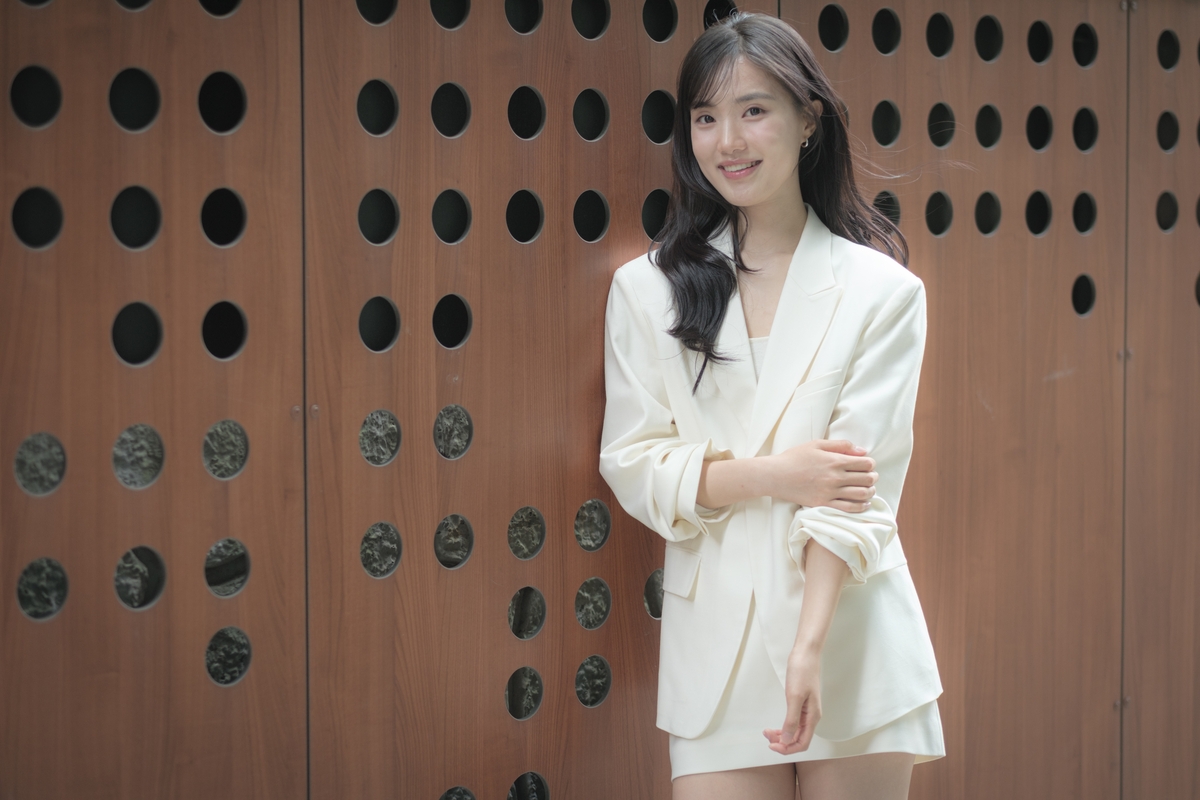배우 윤서아