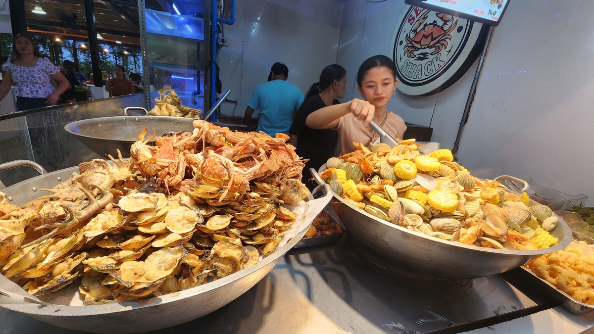 세부 시청사 옆의 푸소 빌리지의 해산물 식당 [사진/성연재 기자]