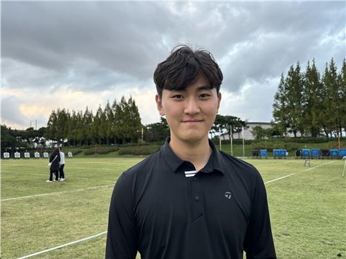 [전국체전] '신궁' 김제덕 "금메달 걸고 돌아가신 할머니 산소 찾아가고파"