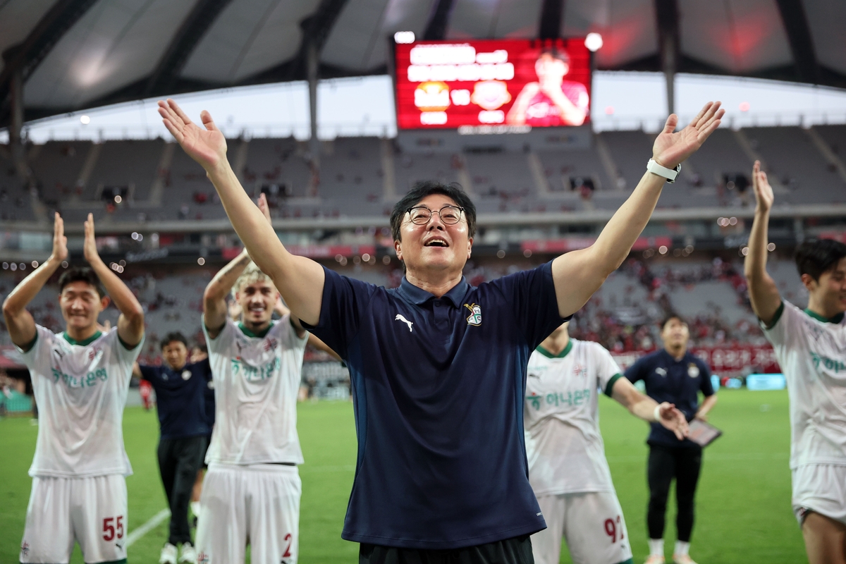 '창단 첫 파이널A' K리그1 대전, 황선홍 감독과 재계약