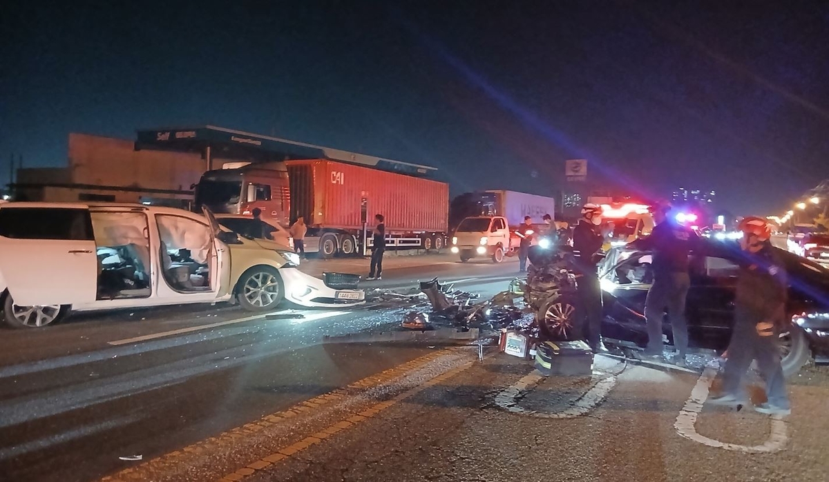 차량 충돌사고 현장 수습