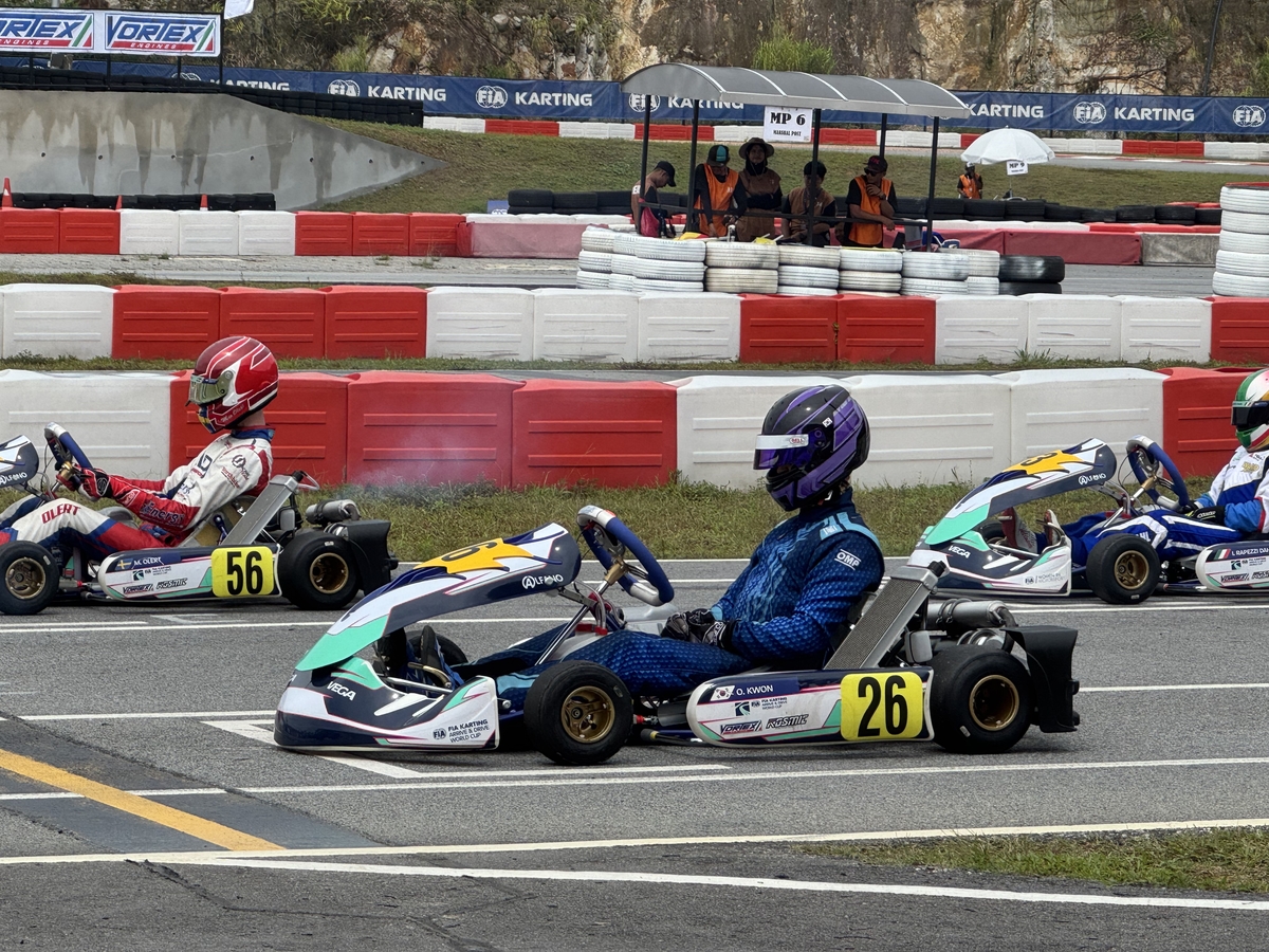 출발선에 대기하는 권오탁