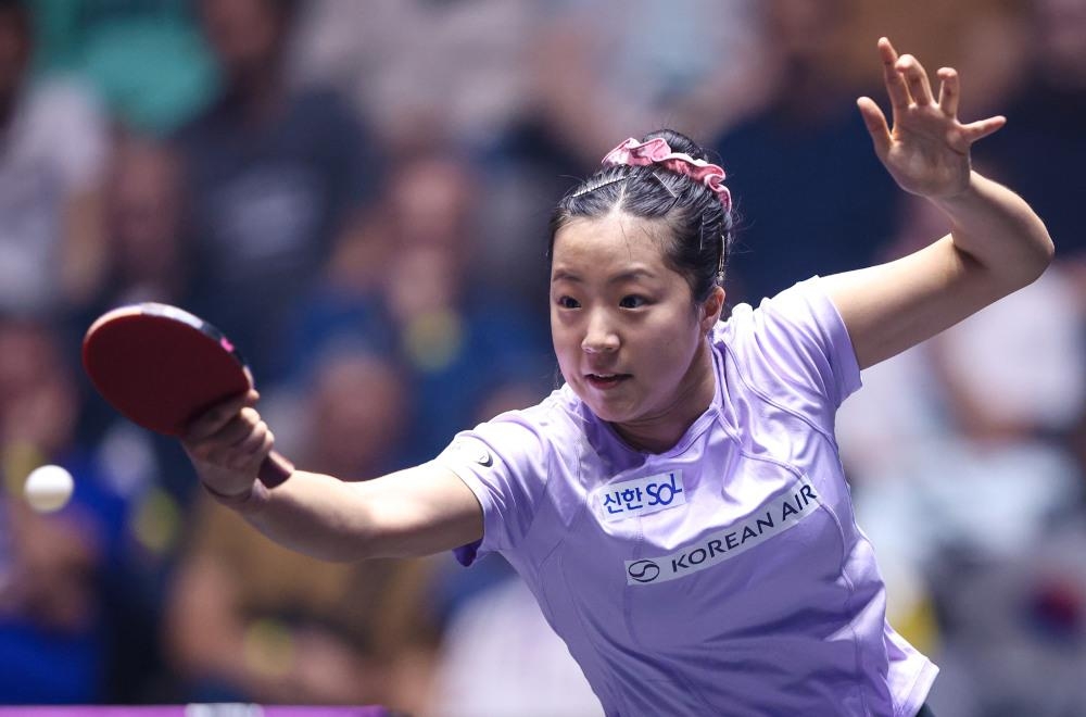 신유빈의 WTT 시리즈 단식 경기 장면