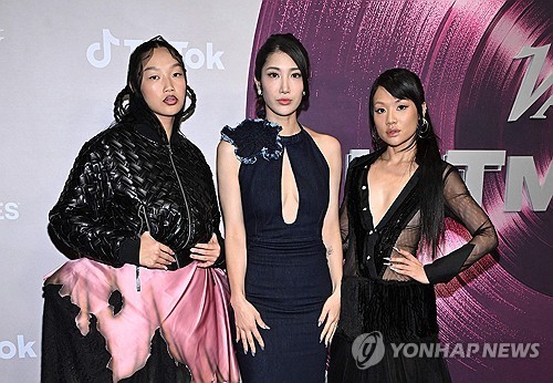 '2025 히트메이커'에서 수상한 '케데헌' 헌트릭스 주역들