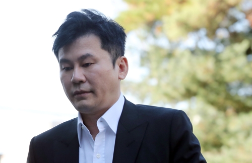 El exjefe de YG Entertainment es interrogado por acusaciones de intimidar a un testigo