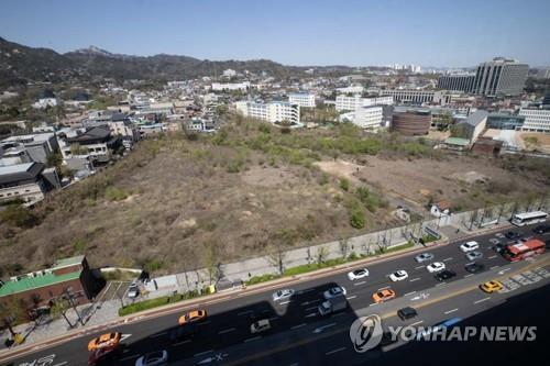 Esta foto de archivo muestra un terreno en el barrio de Songhyeon, en el distrito de Jongno de Seúl, que fue elegido como el sitio para un nuevo museo de las obras de arte donadas por el difunto presidente de Samsung, Lee Kun-hee.
