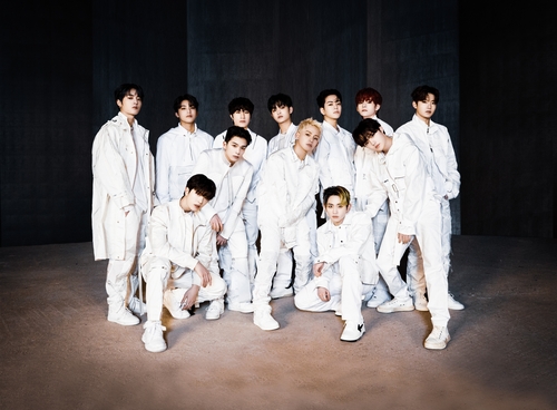 La foto, proporcionada, el 15 de febrero de 2022, por YG Entertainment, muestra a la banda masculina de K-pop TREASURE. (Prohibida su reventa y archivo)