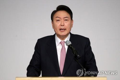 (2ª AMPLIACIÓN) Yoon promete una cooperación más estrecha con Washington para disuadir a Pyongyang