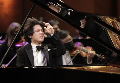 (AMPLIACIÓN) El pianista surcoreano Lim gana el Concurso Internacional de Piano Van Cliburn