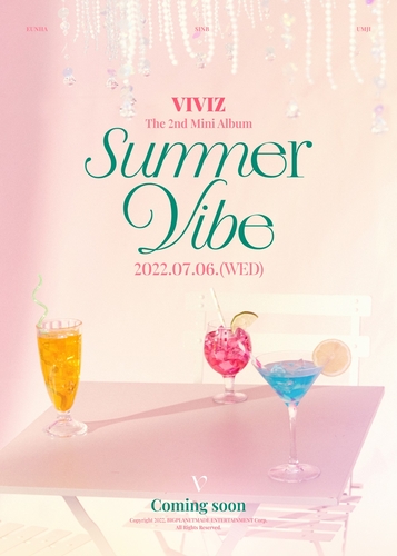 La imagen, proporcionada por Big Planet Made, muestra un póster que anuncia el lanzamiento de "Summer Vibe", segundo álbum de reproducción extendida (EP, según sus siglas en inglés) del grupo femenino de K-pop VIVIZ. (Prohibida su reventa y archivo)