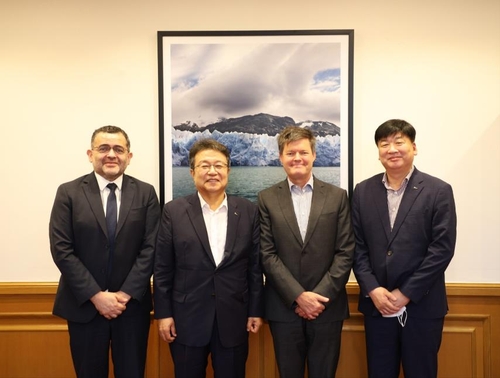 El director ejecutivo de POSCO E&C solicita el apoyo de Chile a la candidatura de Busan para albergar la Expo Mundial 2030