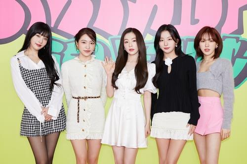 La foto de archivo, proporcionada por SM Entertainment, muestra al grupo femenino de K-pop Red Velvet posando para una foto, el 28 de noviembre de 2022, durante un evento de presentación en línea para su nuevo EP, titulado "The ReVe Festival 2022 - Birthday". (Prohibida su reventa y archivo)